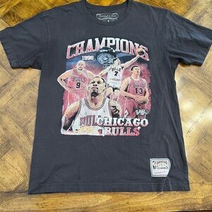 Vintage Mitchell & Ness Black Chicago Bulls Champions T-Shirt